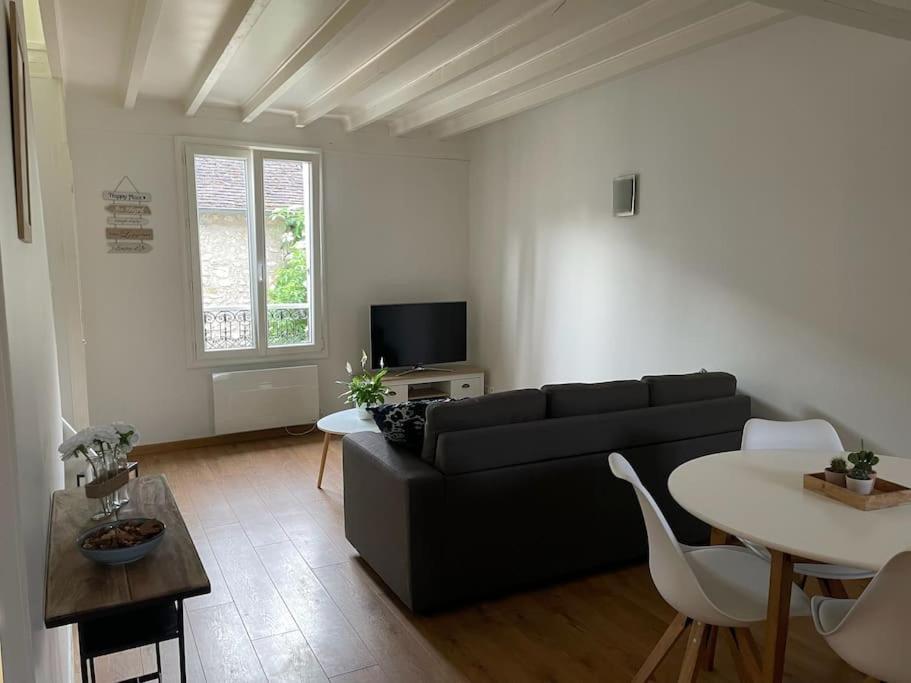 Tiny Paradise - 2 Bedrooms Apartment Montigny-sur-Loing Экстерьер фото
